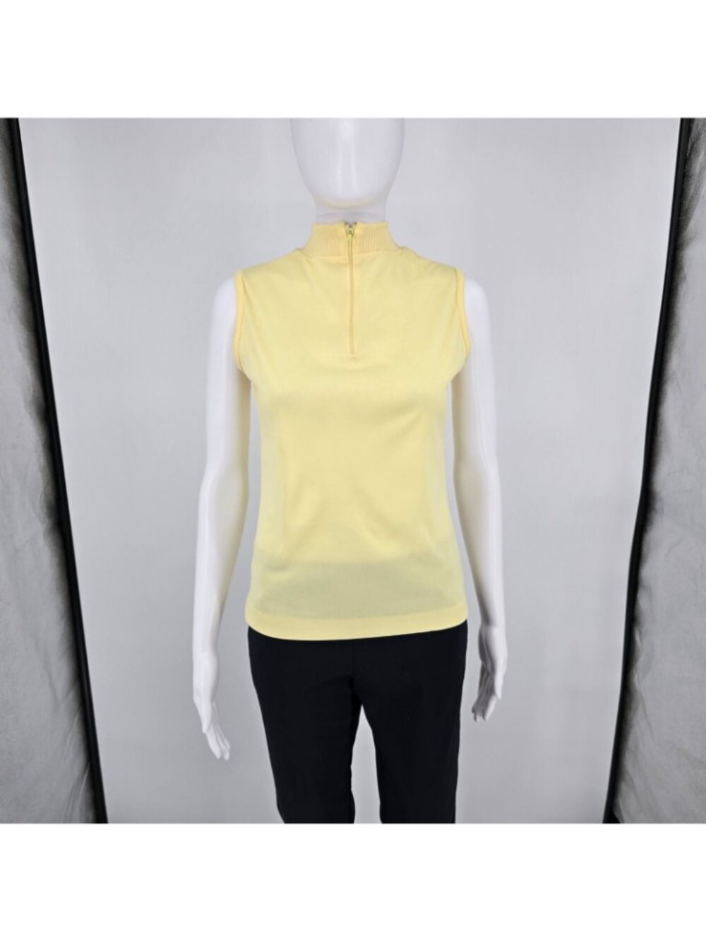 Vintage 1990s Women's Butter Yellow Knit Mock Neck Sleeveless Zip Top (S/M) - Picture 3 of 13